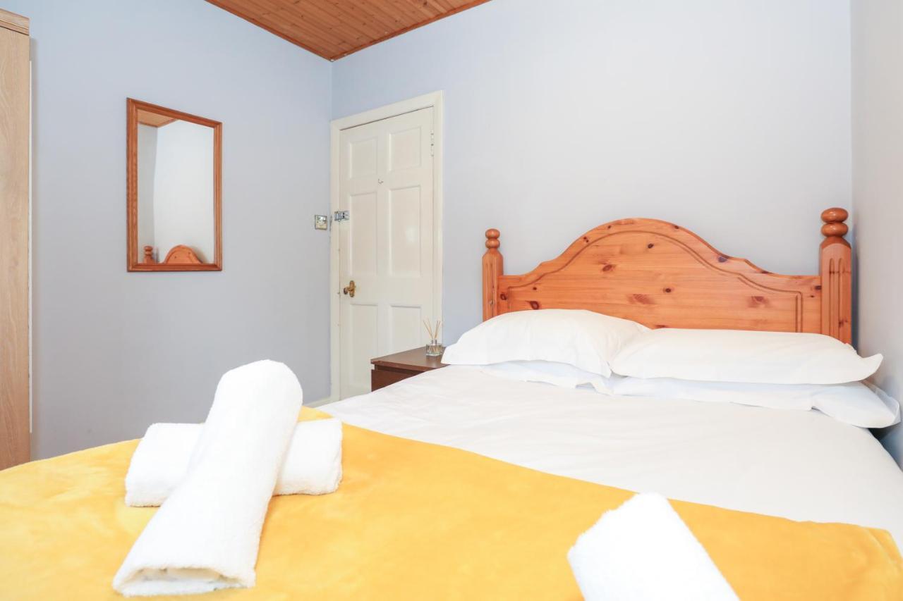 Beautiful 4 Bedroom Cottage - Ideal Location - Free Parking Edinburgh Kültér fotó