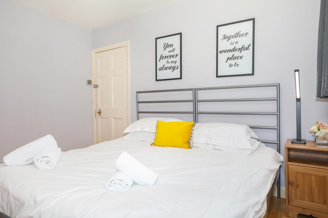 Beautiful 4 Bedroom Cottage - Ideal Location - Free Parking Edinburgh Kültér fotó