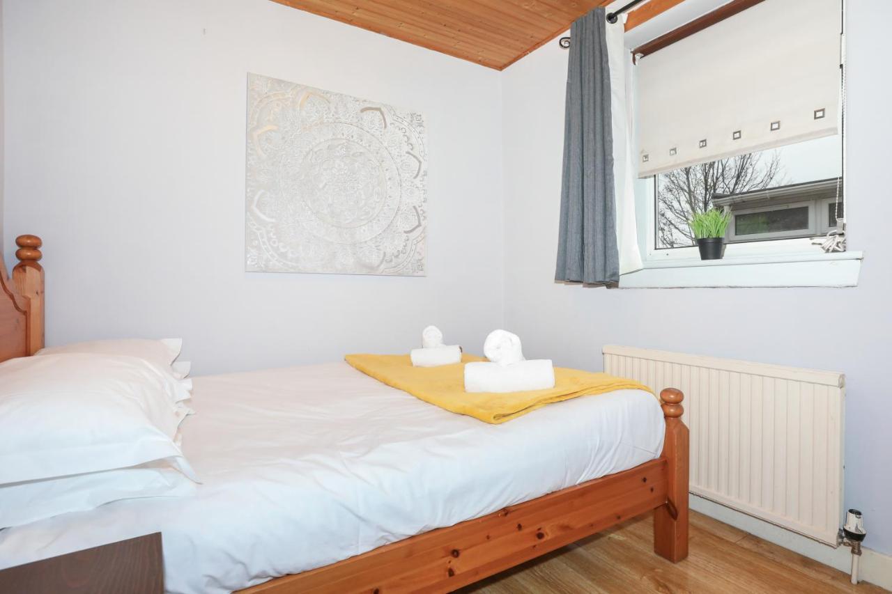 Beautiful 4 Bedroom Cottage - Ideal Location - Free Parking Edinburgh Kültér fotó