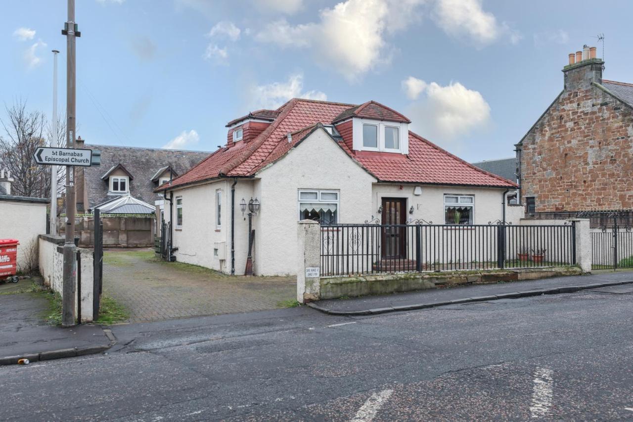 Beautiful 4 Bedroom Cottage - Ideal Location - Free Parking Edinburgh Kültér fotó