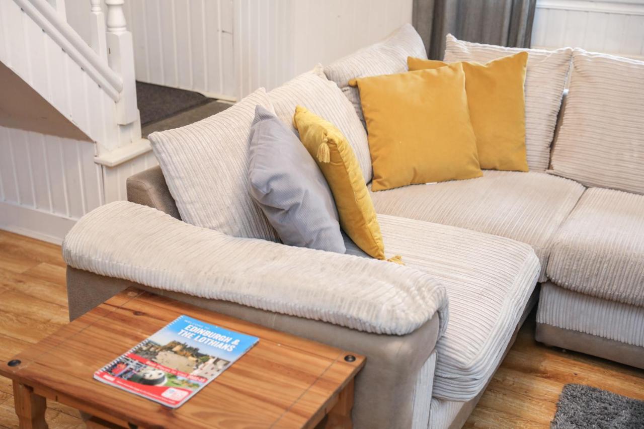 Beautiful 4 Bedroom Cottage - Ideal Location - Free Parking Edinburgh Kültér fotó