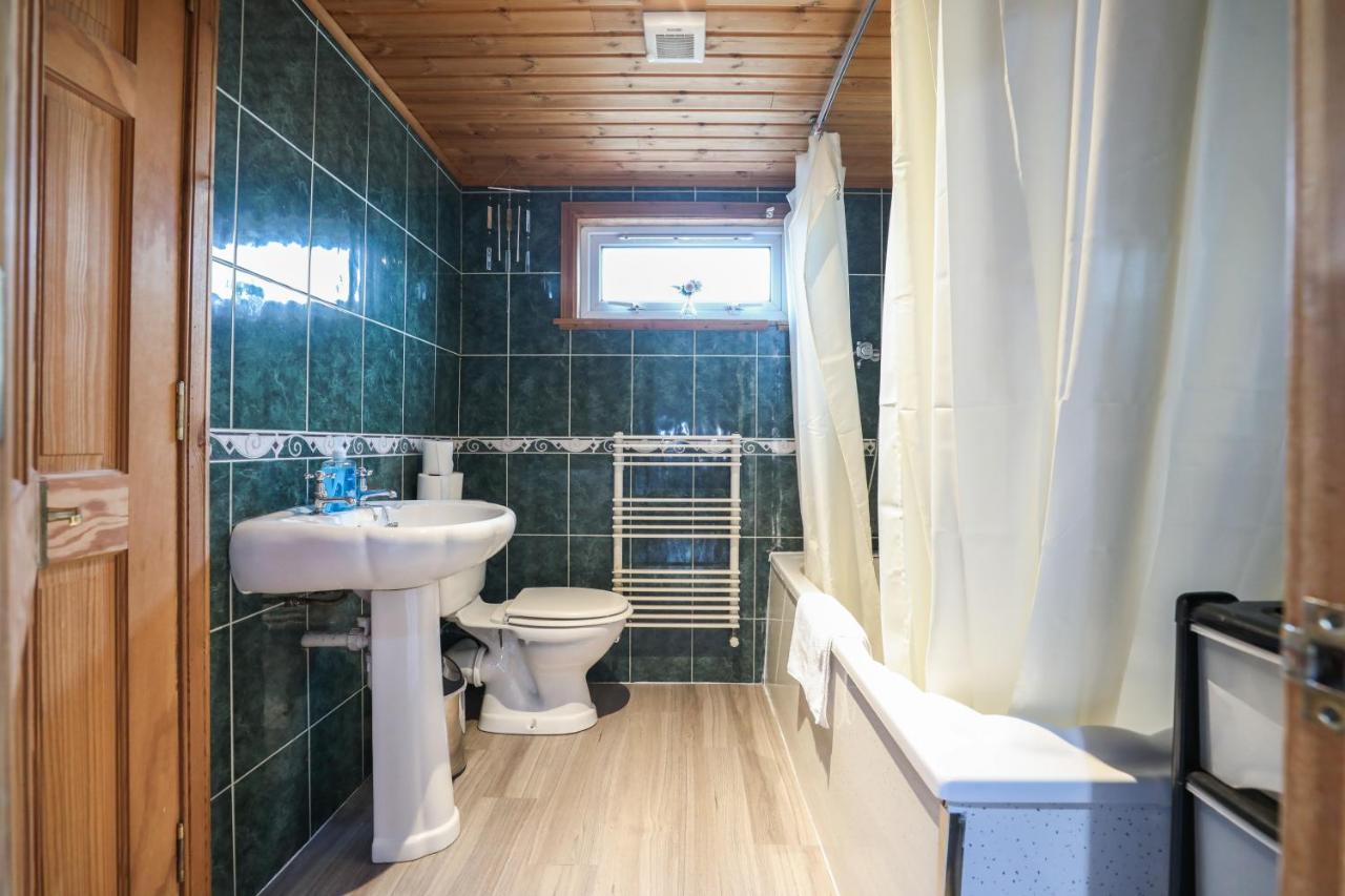 Beautiful 4 Bedroom Cottage - Ideal Location - Free Parking Edinburgh Kültér fotó