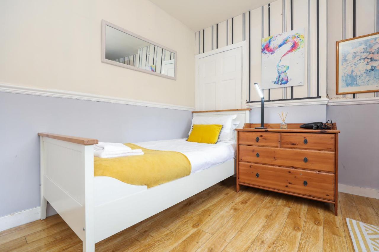 Beautiful 4 Bedroom Cottage - Ideal Location - Free Parking Edinburgh Kültér fotó