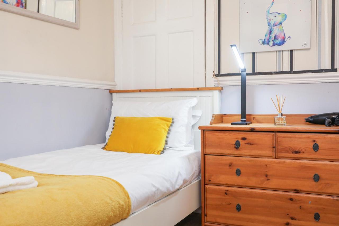 Beautiful 4 Bedroom Cottage - Ideal Location - Free Parking Edinburgh Kültér fotó