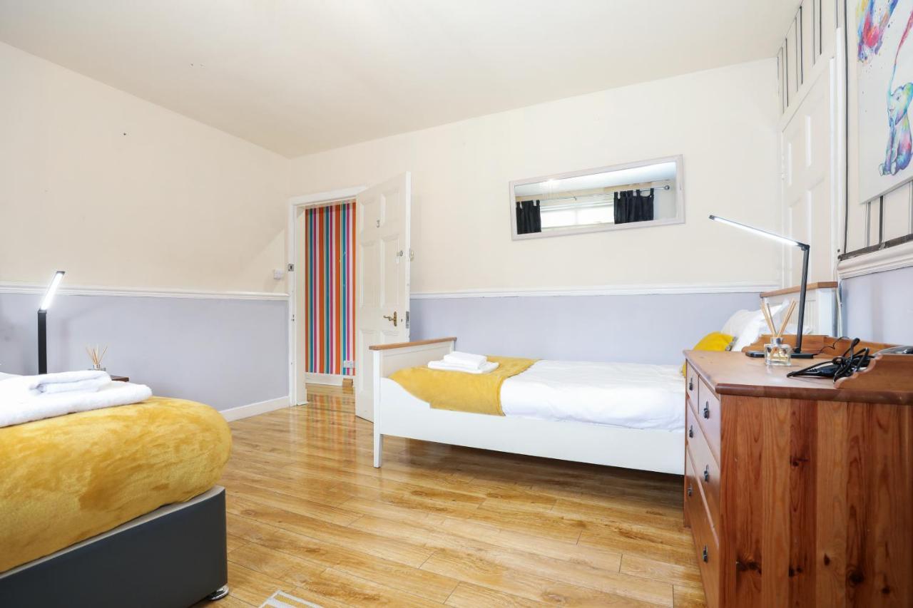 Beautiful 4 Bedroom Cottage - Ideal Location - Free Parking Edinburgh Kültér fotó