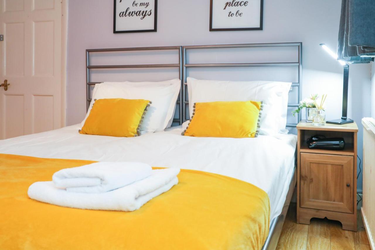 Beautiful 4 Bedroom Cottage - Ideal Location - Free Parking Edinburgh Kültér fotó